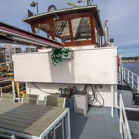 Spacious Dutch Houseboat * هلسنكي